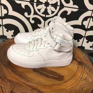 Nike High Top White Brand New Size Boys 1